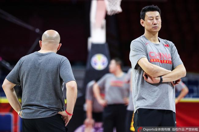 中国队抵达广州