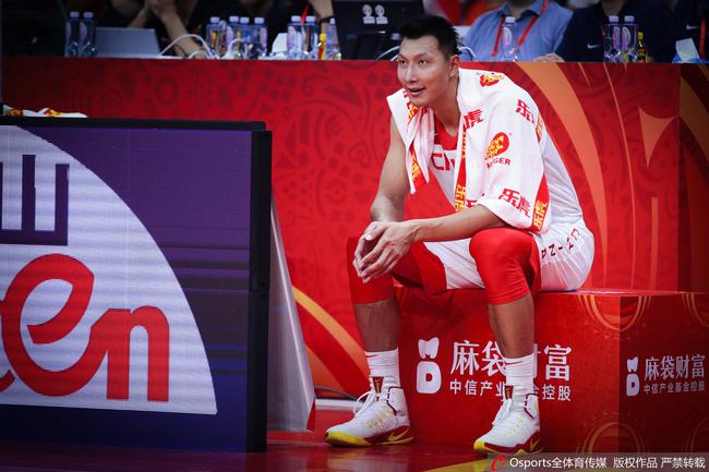 易建联打光了自己最后一颗子弹,全力拼下了27分