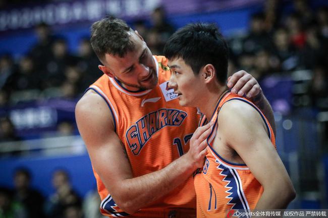 上海男篮近期战绩惨淡