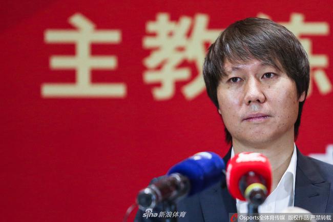 发布会上的李铁