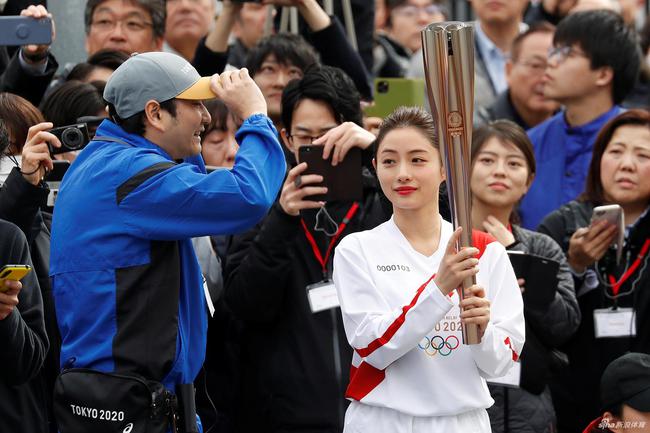 石原里美参加奥运火炬传递彩排