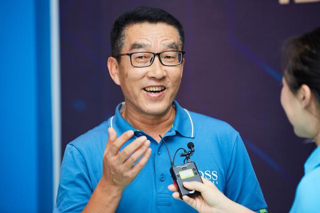 歌老总_老总办公室图片