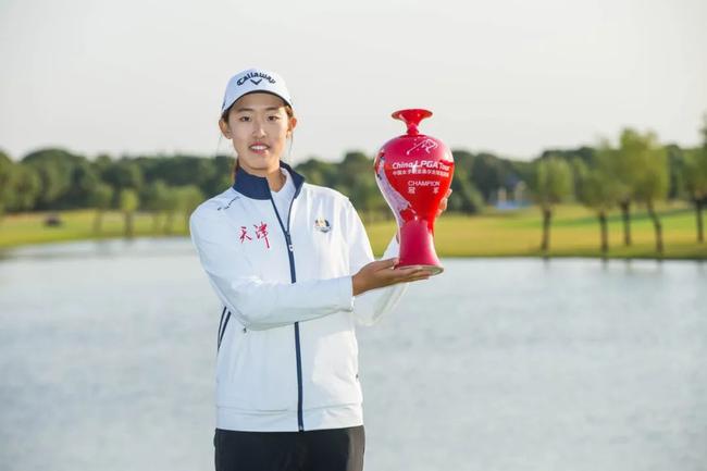 15岁业余小将殷小雯