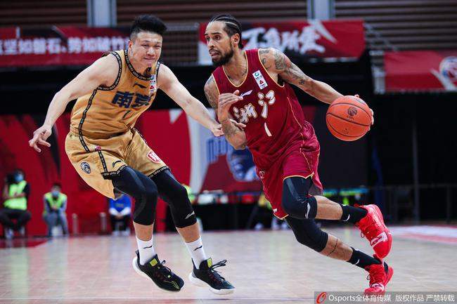 什么叫2+1篮球 d66c-kksmnwv4033061.jpg