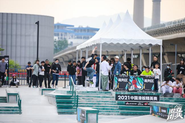 中国滑板精英赛北京站落幕 高峰罗彩清分获冠军