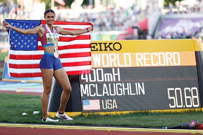 麦克劳林不到一个月的时间两破女子400米栏世界纪录，且成绩提升幅度明显