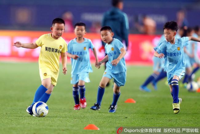 足协探索人才培养新模式「组合」 足球田径跨