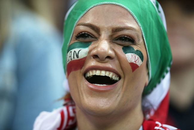 伊朗女性终于可以进球场看球