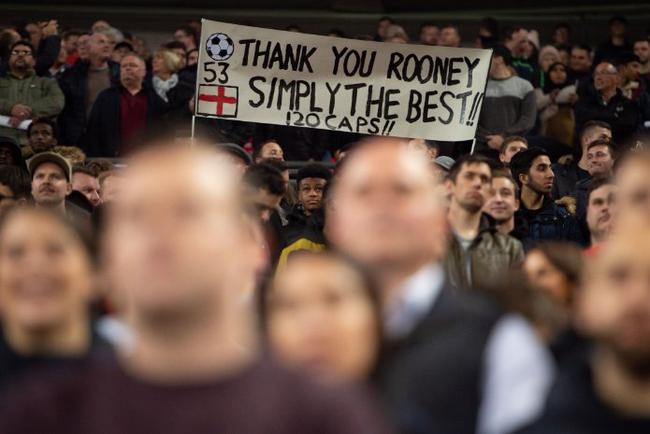 球迷标语：谢谢鲁尼，你就是最棒的！