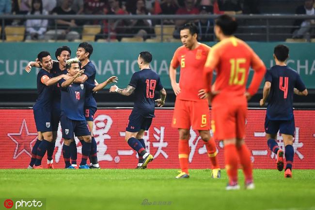 国足表现不佳