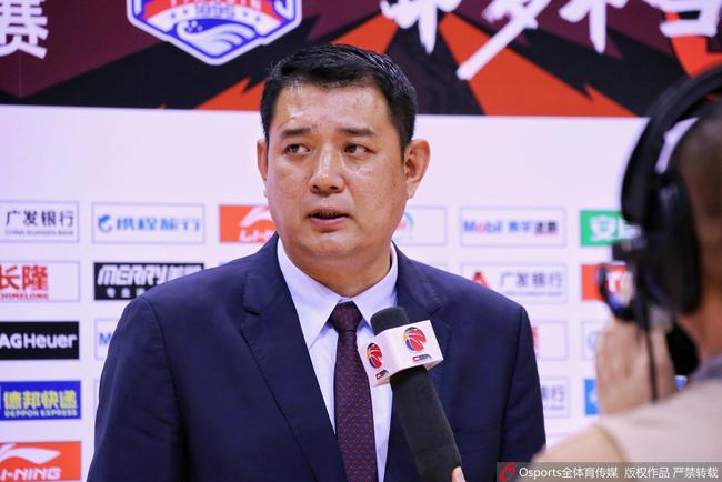 巩晓彬:伤病影响球队轮转 打强队还是会困难