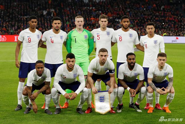 英格兰主帅:1人表现完美 曼城飞翼踢中卫因…_国际足球_新浪竞技风暴_新浪网