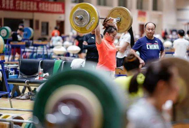 邓薇（魏征摄）