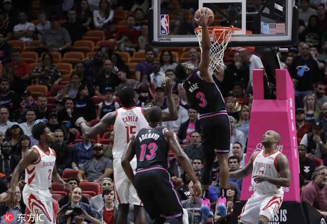 17投僅中4有點辣眼睛！韋德單手劈扣引爆全場 用哈登方式殺死火箭！（影）-黑特籃球-NBA新聞影音圖片分享社區