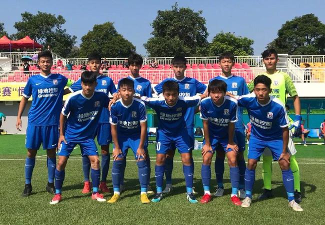 申花U17夺青超联赛冠军!