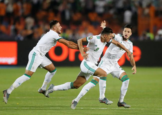 阿尔及利亚庆祝进球