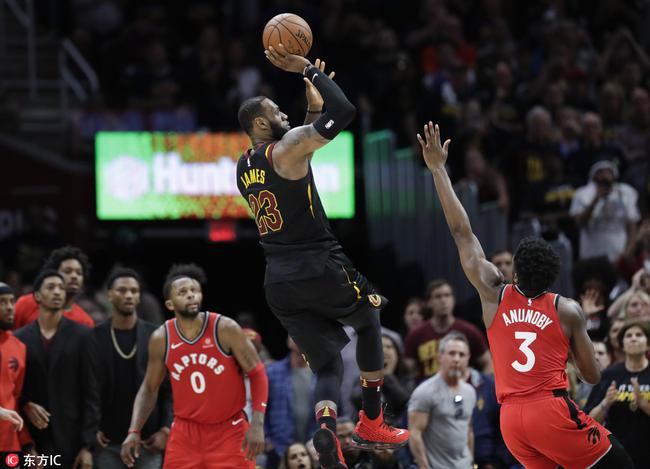 詹姆斯絕殺了Twitter炸鍋!鬼切震驚到發雙語!-黑特籃球-NBA新聞影音圖片分享社區