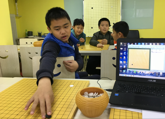 新浪围棋学院小棋手合力挑战AI