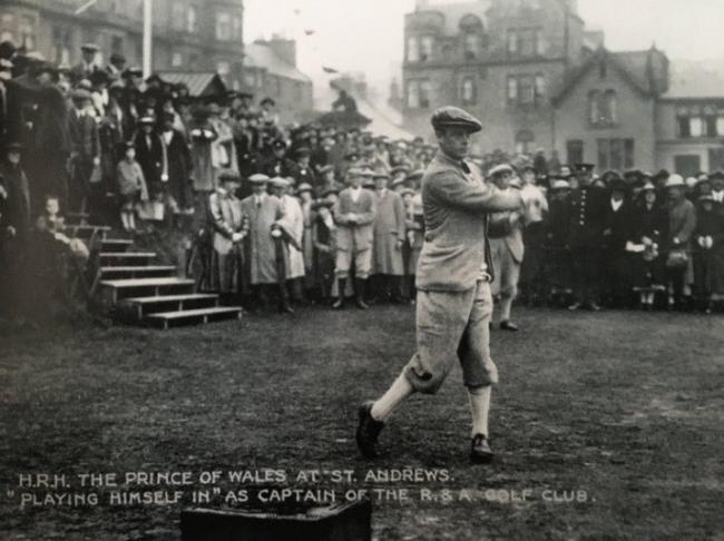 威尔士亲王爱德华1922年荣任新会长开球