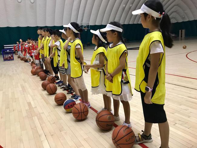 不一样的体育拓展营活动落幕 齐心协力绘美好