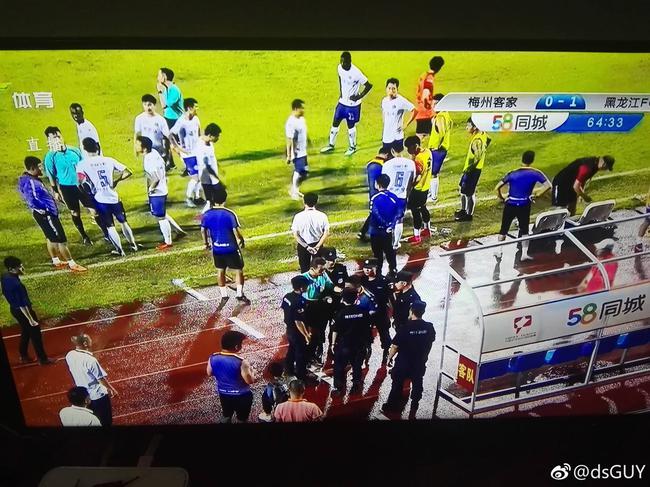 黑龙江FC集体离场