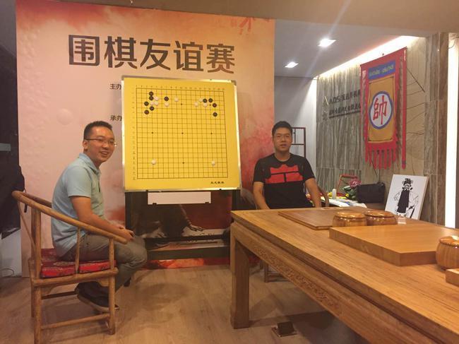 吴树浩与檀啸讲解棋局