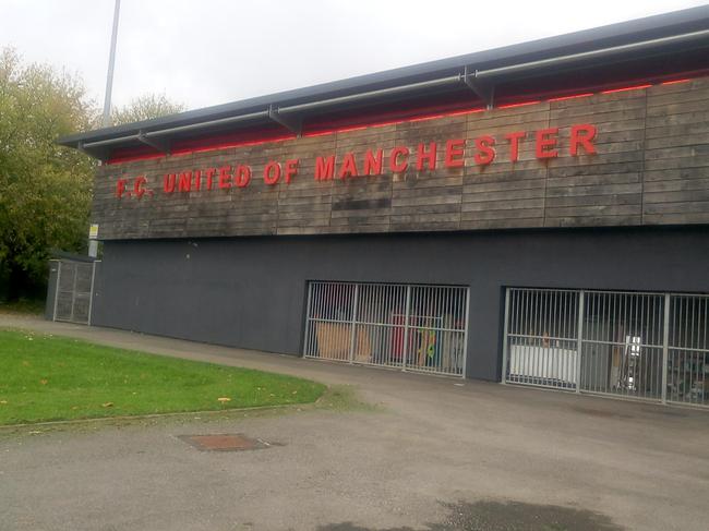 联曼俱乐部外景