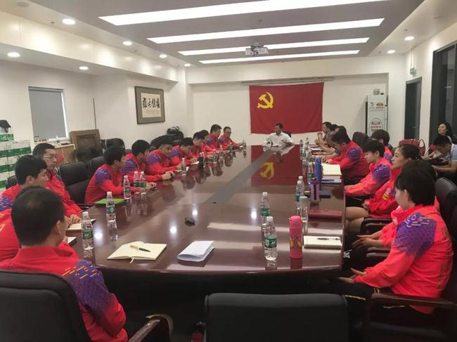 中国国家乒乓球队组织召开座谈会