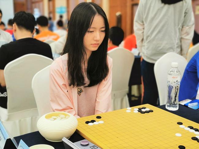 高星等出战女子围甲
