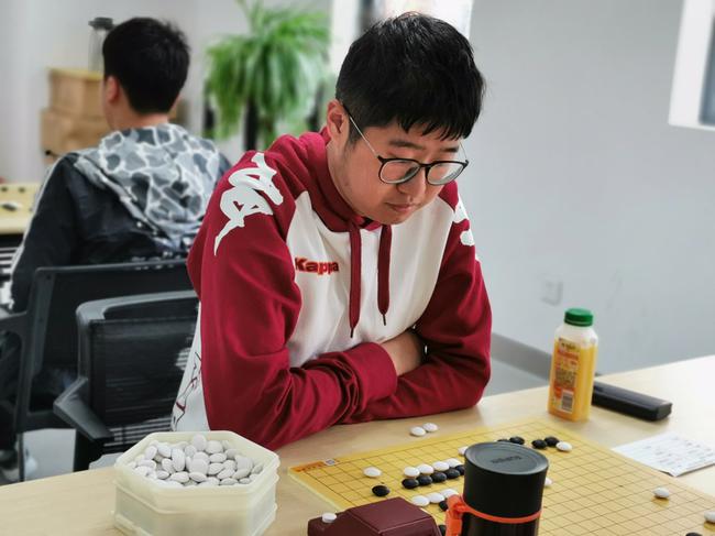 于清泉等正式成为职业棋手