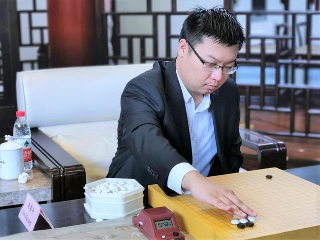 倡棋杯决赛首局柯洁险胜周睿羊 三番棋先下一城