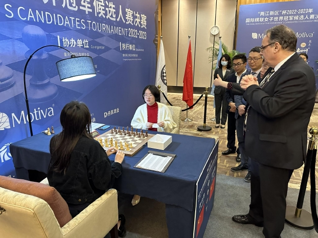 抽签仪式谭中怡抽得白棋 在第一轮比赛中先行