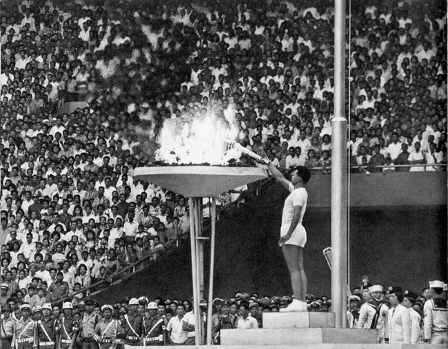 1962雅加达亚运圣火点燃