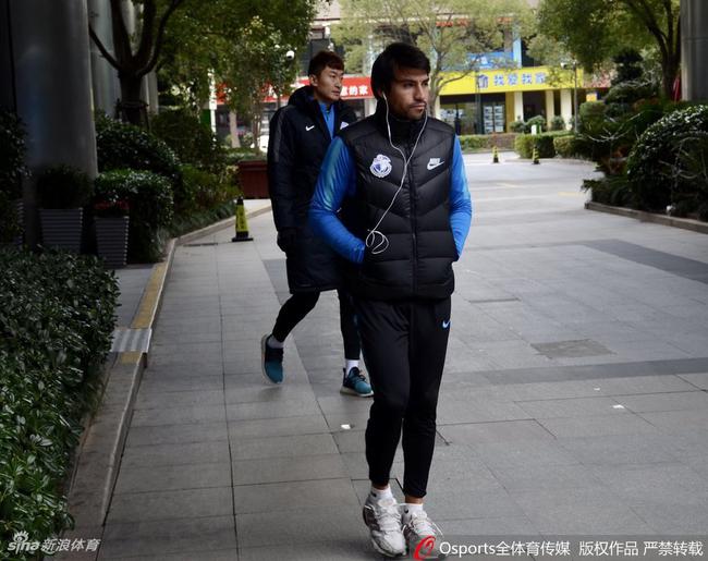 盖坦离开?