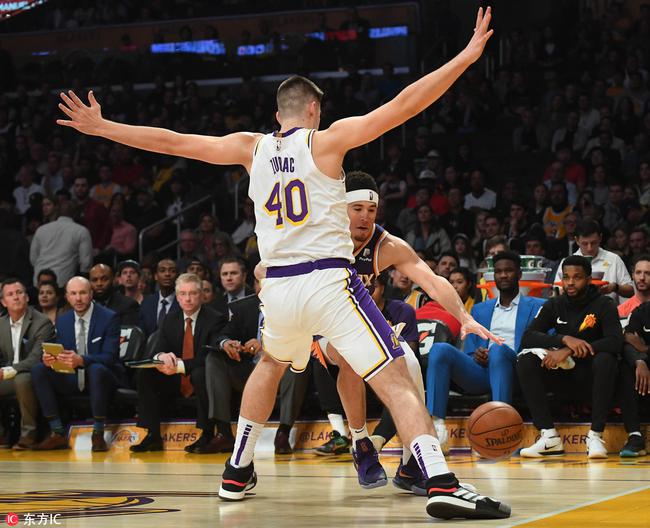 å¸åä»å¤©è¢«åå¤¾çæé»æ