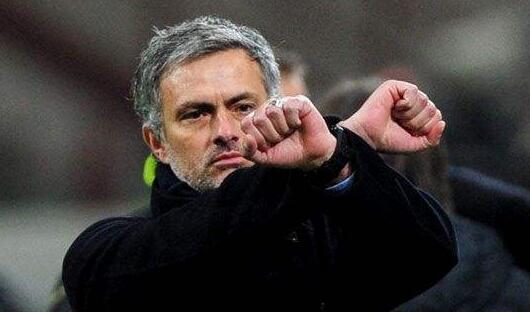 穆帅全新神秘手势什么意思 讽刺对方XX小?