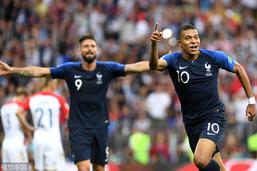 姆巴佩远射世界波法国4-1领先