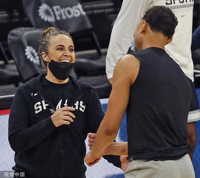 开拓者女老板有意马刺女助教 NBA首位女主帅？