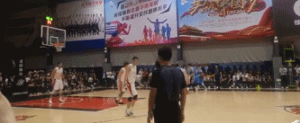 林书豪迎来首秀砍下21分 北京仍然告负（GIF）