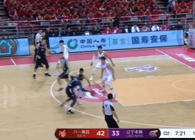 【博狗体育】师弟再献惊世之作!逆天隔扣终于过瘾了