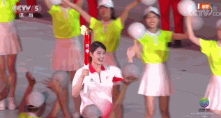 【博狗体育】杨倩点燃全运会主火炬 马龙张雨霏等人传递(GIF)