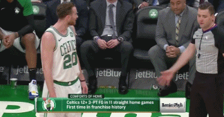 星海哥血染球衣還不想下場,被裁判勸回更衣室,傷口縫合兩針重返賽場!-黑特籃球-NBA新聞影音圖片分享社區