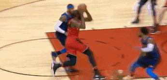 【影片】男人最痛!水行俠襠部再遭襲擊,這回是老隊友?-黑特籃球-NBA新聞影音圖片分享社區