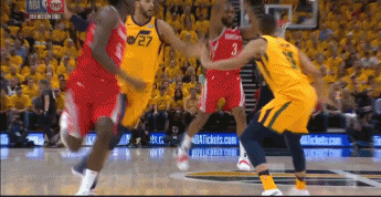 【影片】灌籃王直接飛越火箭鐵塔頭頂! 這彈跳真的非人類!-黑特籃球-NBA新聞影音圖片分享社區