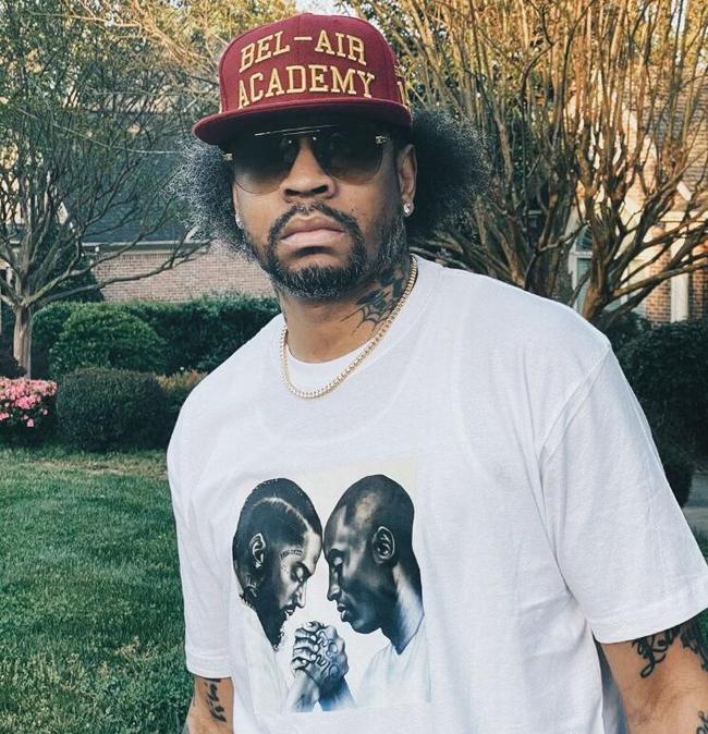 科比风衣_科比穿风衣入场(2)