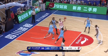 【博狗体育】GIF-周琦全场精彩表现集锦!扣篮三分+逆天大帽