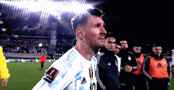 梅西哭了！2万球迷见证他举起美洲杯  泪止不住