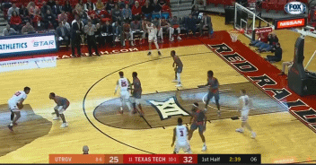 垂直彈跳比肩LaVine!詹姆斯親臨球館看他試訓 沖起來都快摸到籃板上沿!-黑特籃球-NBA新聞影音圖片分享社區