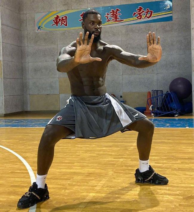 【博狗体育】史蒂芬森晒照:这是李小龙诞生的地方,中国!
