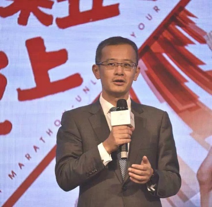 易居企业集团CEO、地产圈的“肯尼亚丁”丁祖昱先生